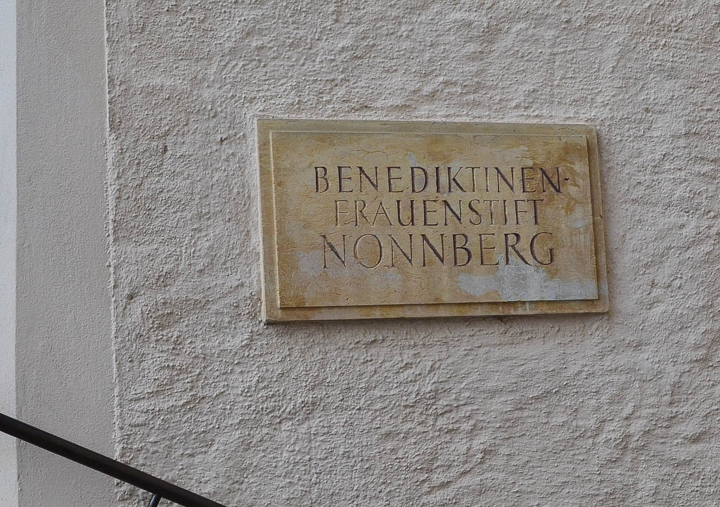 Stift Nonnberg Schild