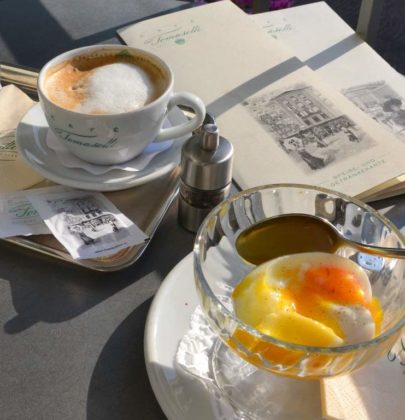 Frühstück in Salzburg; das bekannte Café Tomaselli