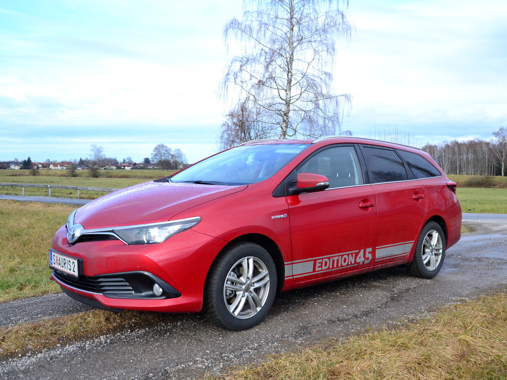 Toyota Auris TS Hybrid