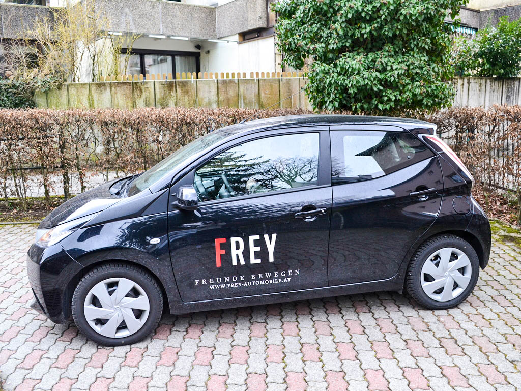 Toyota Aygo schwarz