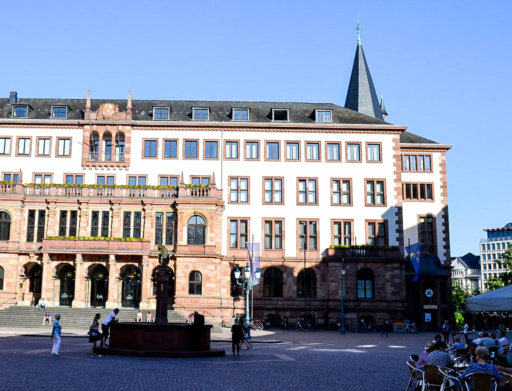 Neues Rathaus in Wiesbaden