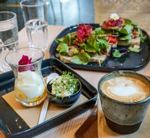 Frühstück in Salzburg; das Café 220 Grad im Nonntal