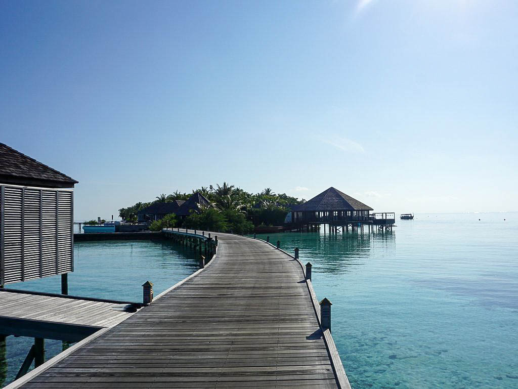 Lily Beach Steg zu den Water Villas