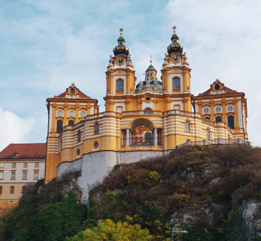 Unterwegs auf der Donau; Landgang in Melk