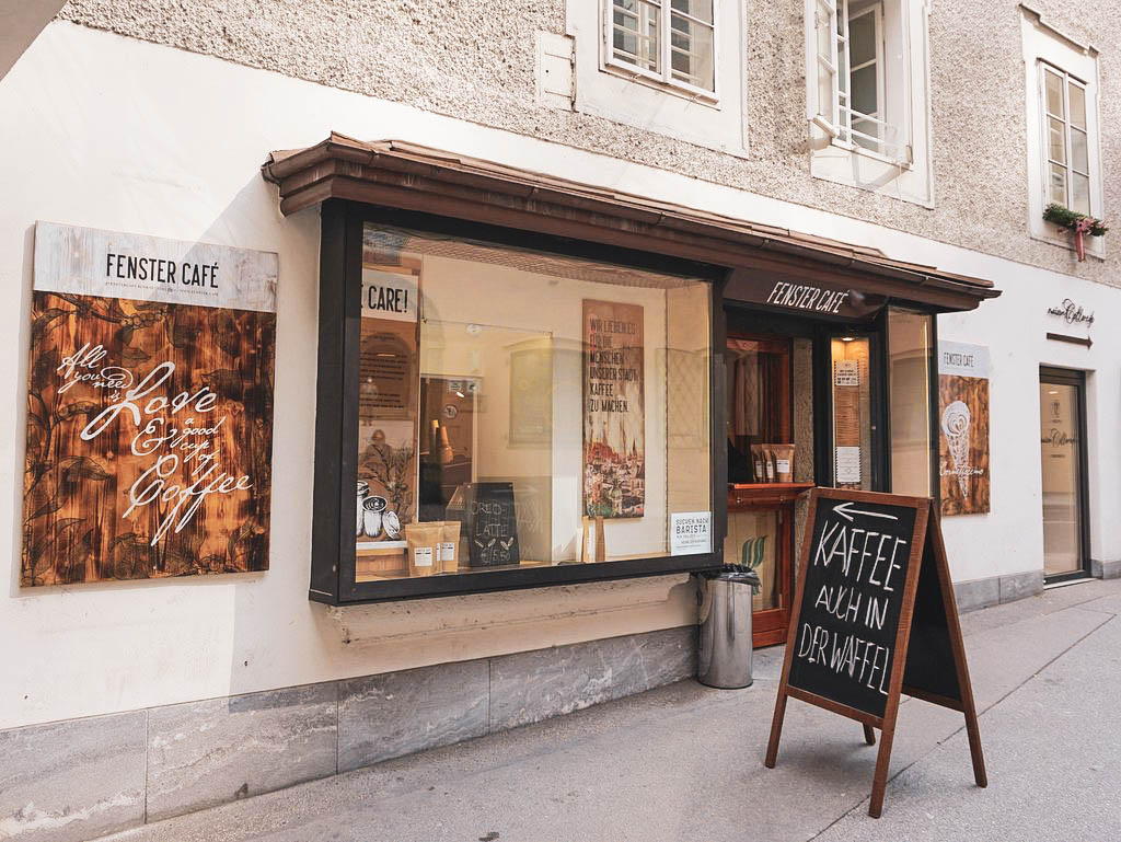 Fenster Café in Salzburg Außenansicht