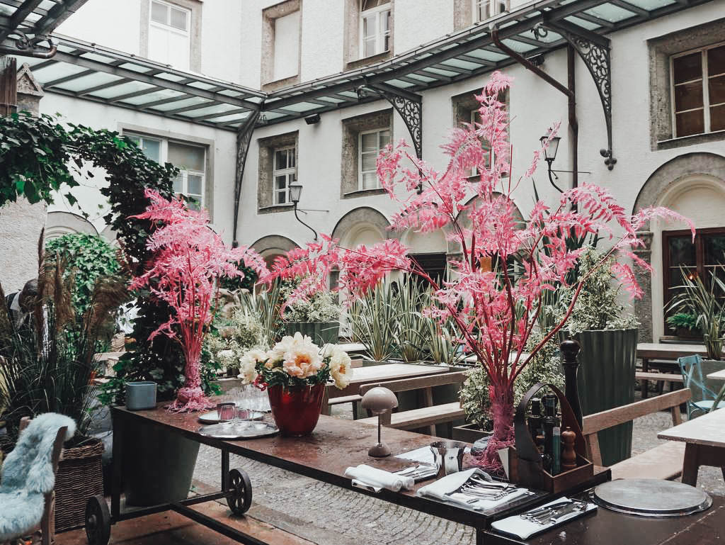 sommerdekoration im Stiftskulinarium