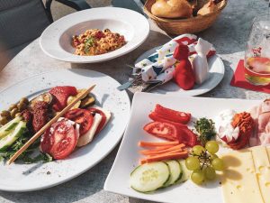 Frühstück im Dorfcafe Henndorf
