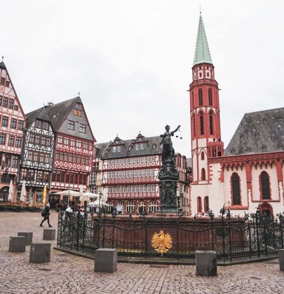 Unterwegs auf dem Main; Zwischenstopp in Frankfurt